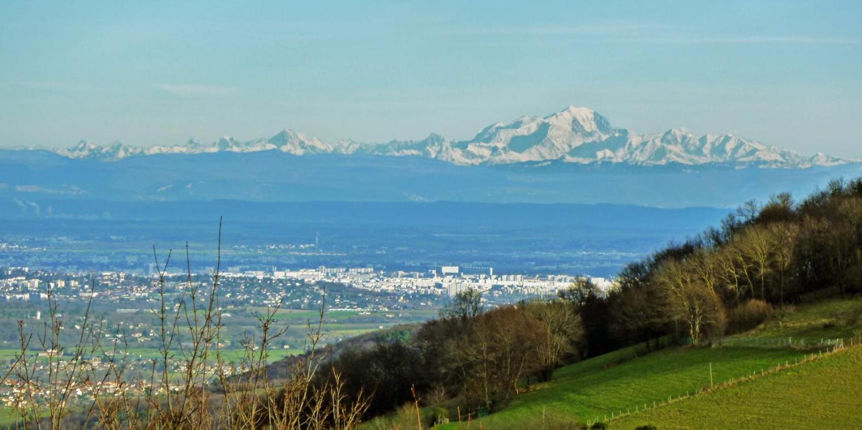 Gites Des Esselards Yzeron Exterior foto