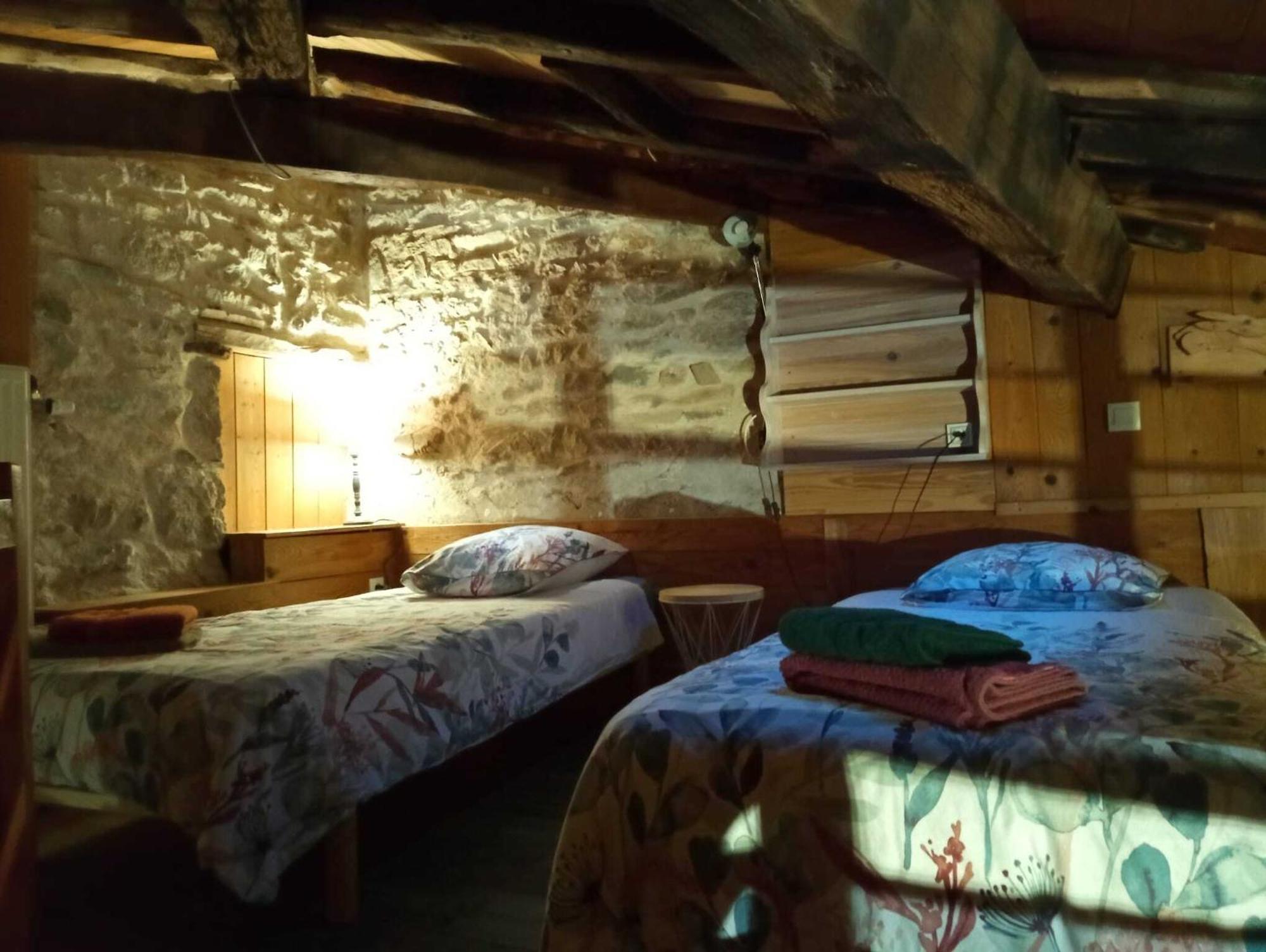 Gites Des Esselards Yzeron Exterior foto