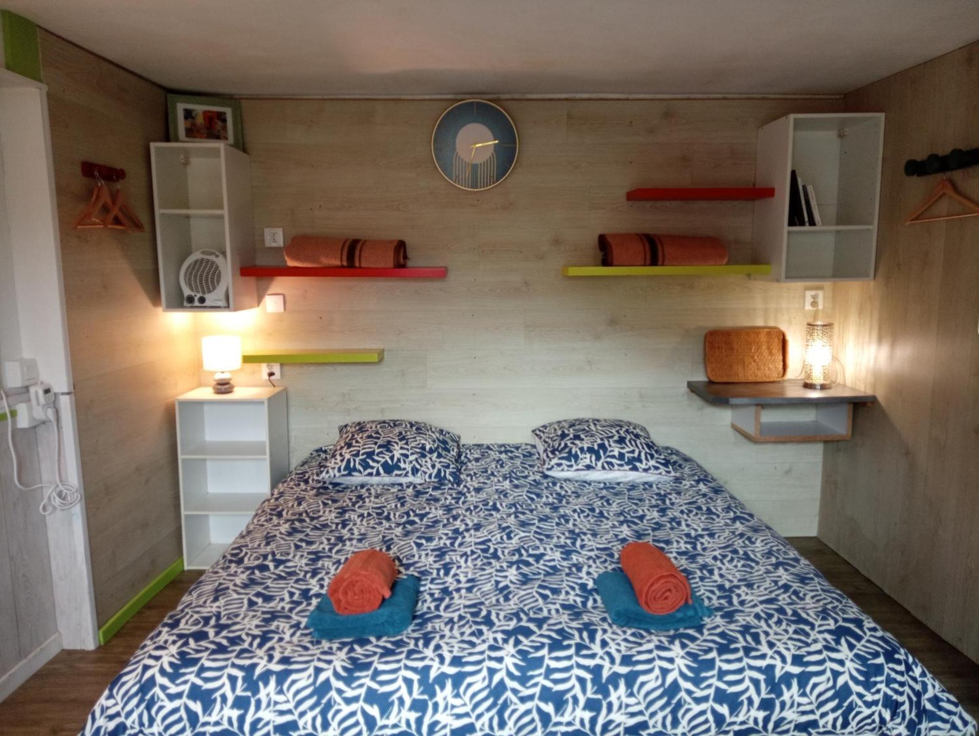 Gites Des Esselards Yzeron Quarto foto