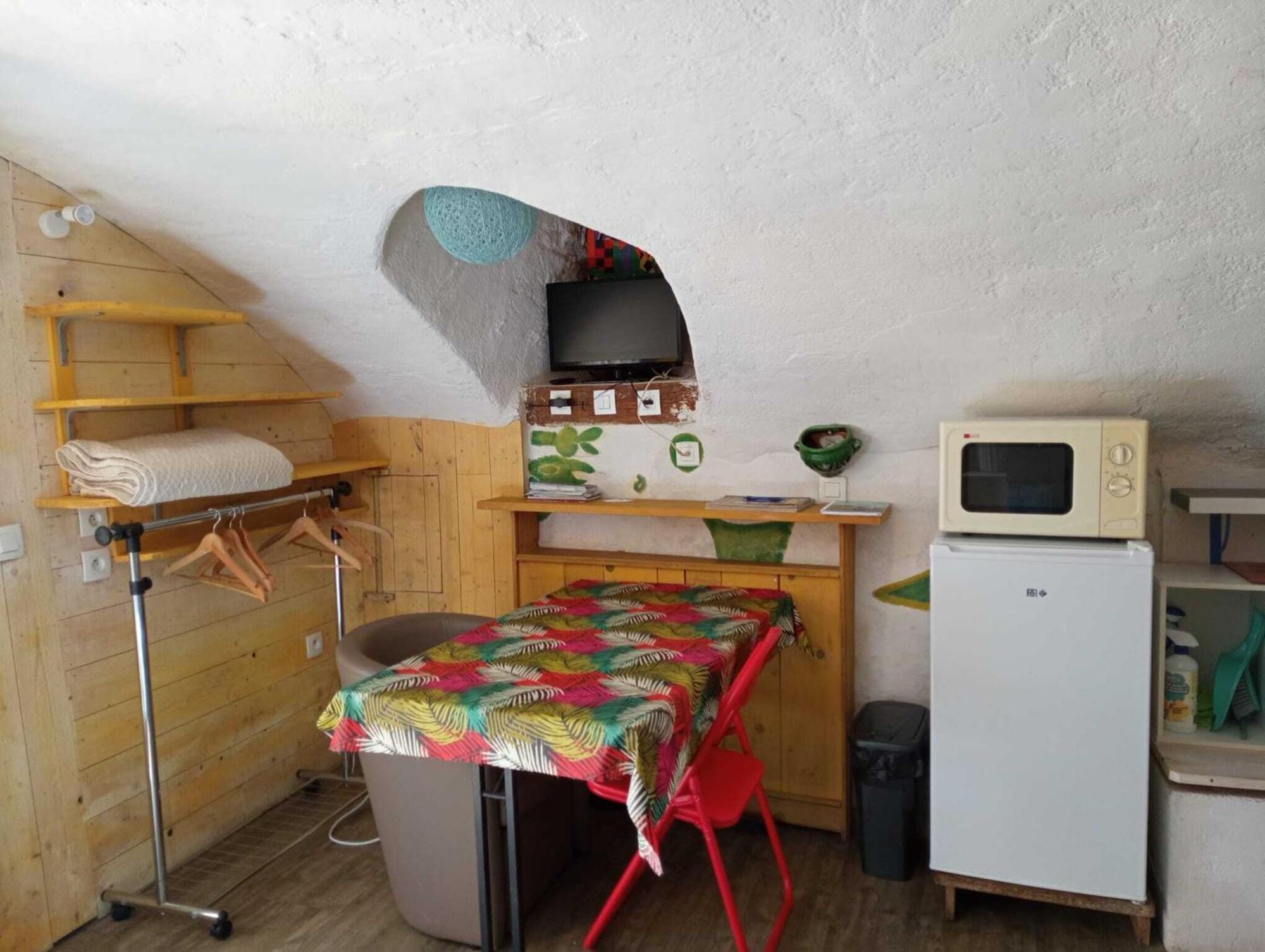Gites Des Esselards Yzeron Quarto foto