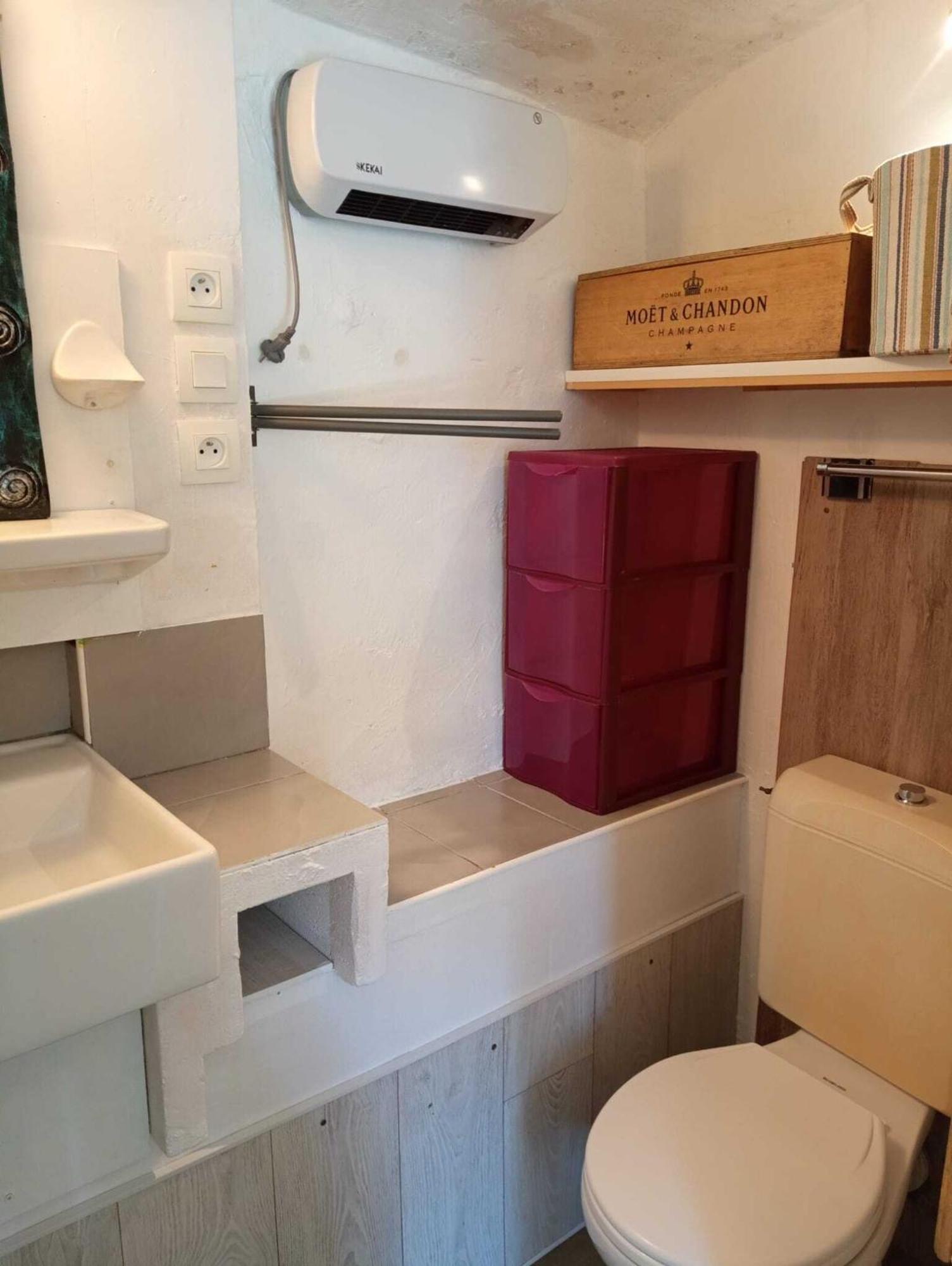 Gites Des Esselards Yzeron Quarto foto