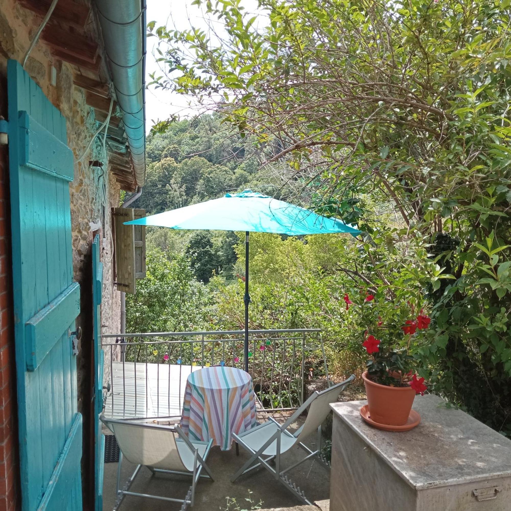 Gites Des Esselards Yzeron Quarto foto