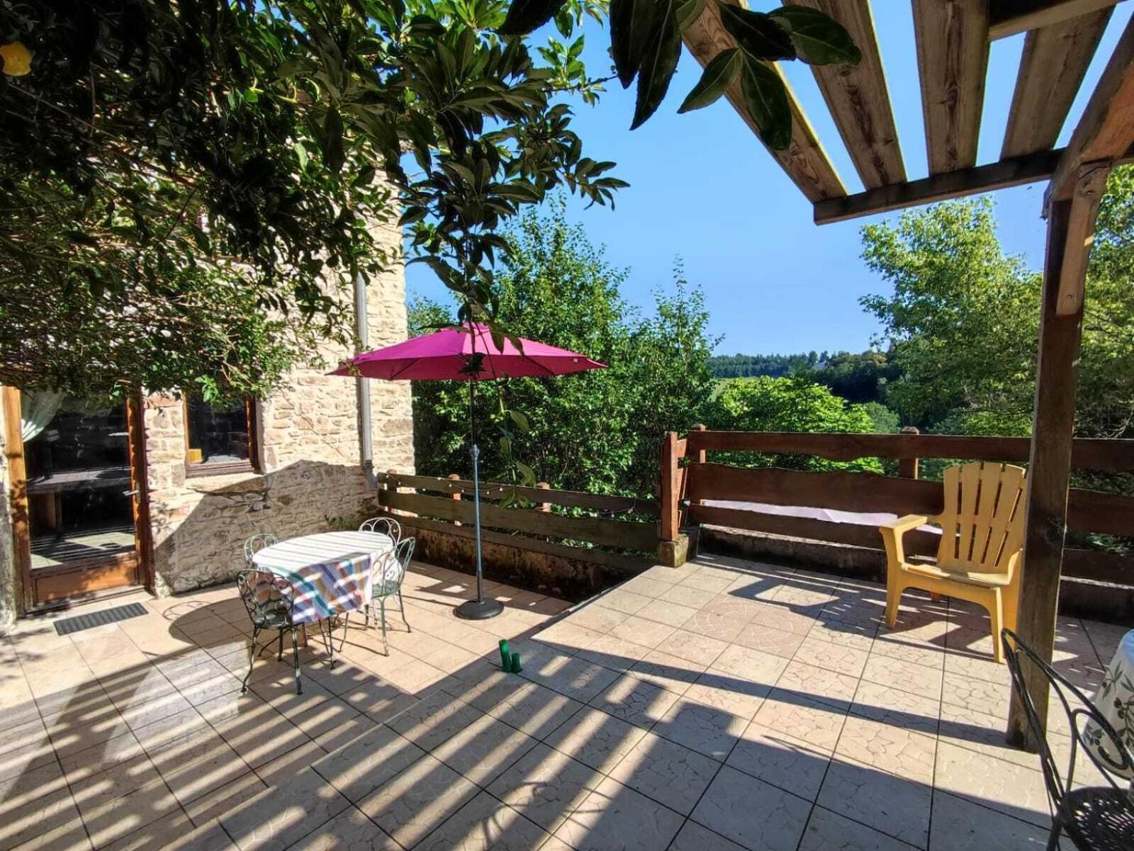 Gites Des Esselards Yzeron Quarto foto