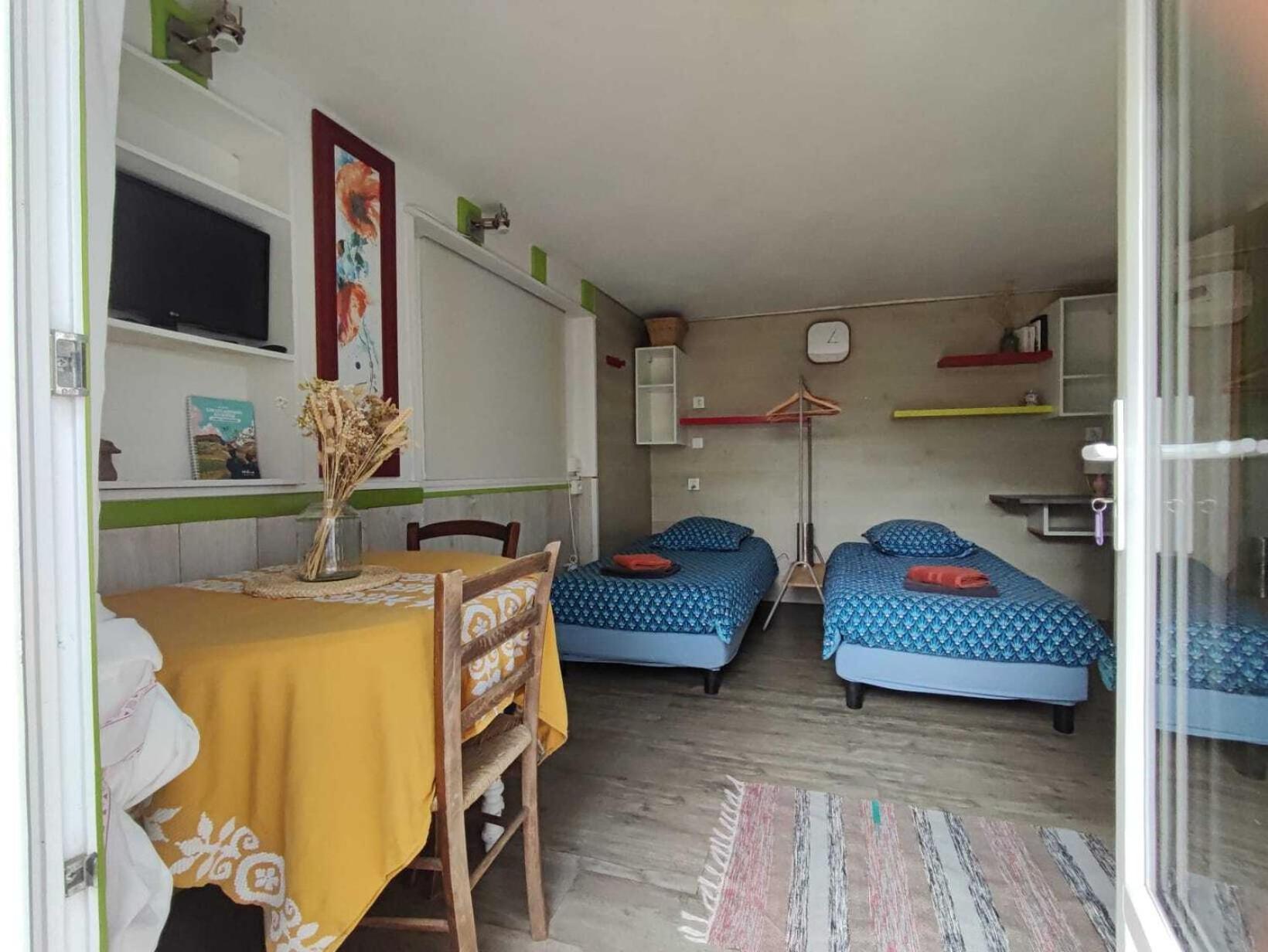 Gites Des Esselards Yzeron Quarto foto